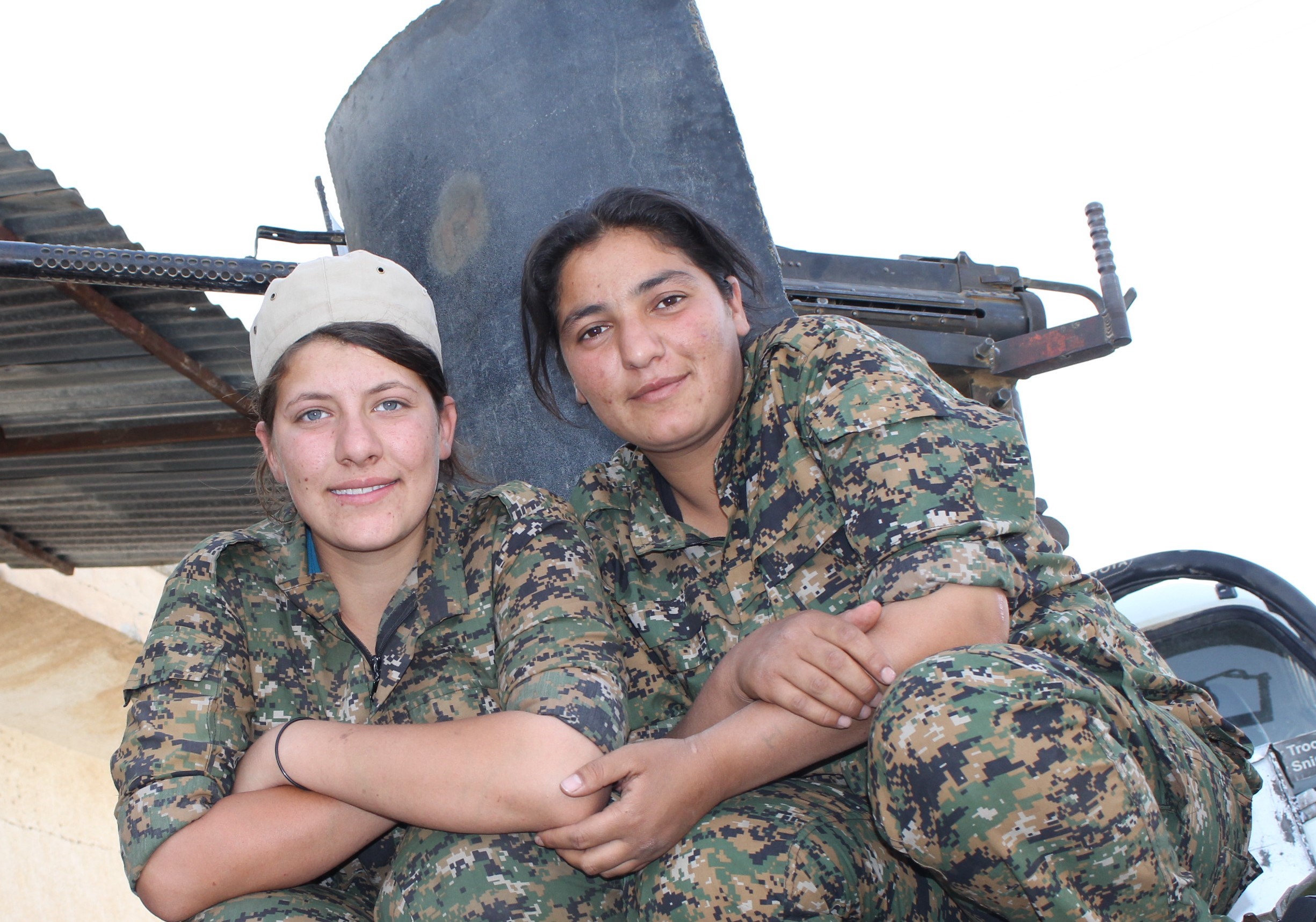 وحدة المرأة و قوتها تجسدت من خلال وحدات حماية المرأة YPJ