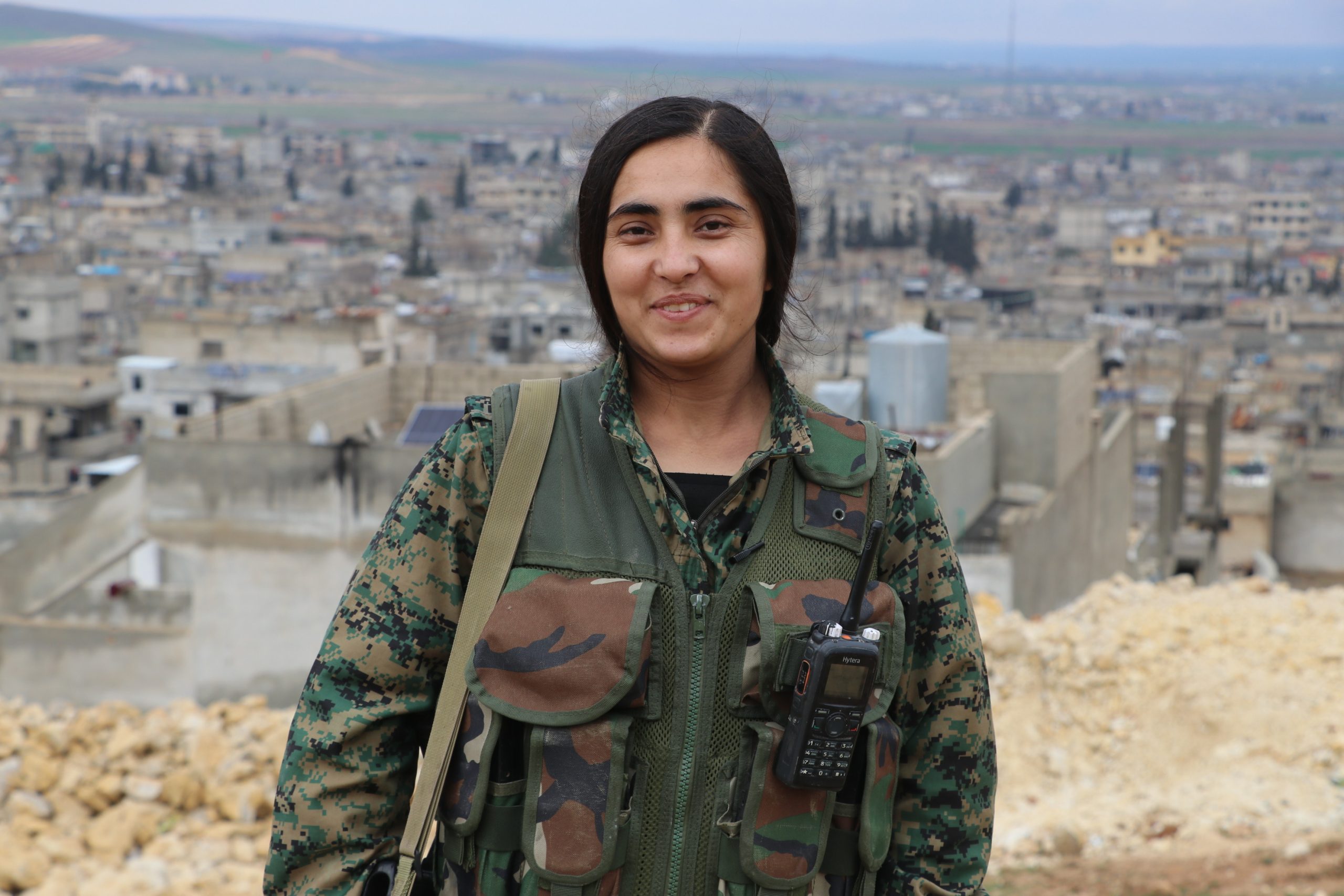 مقاتلة وحدات حماية المرأة (YPJ) نوجان سردار آمد: “ارفعوا نضالكم بروح نوروز”