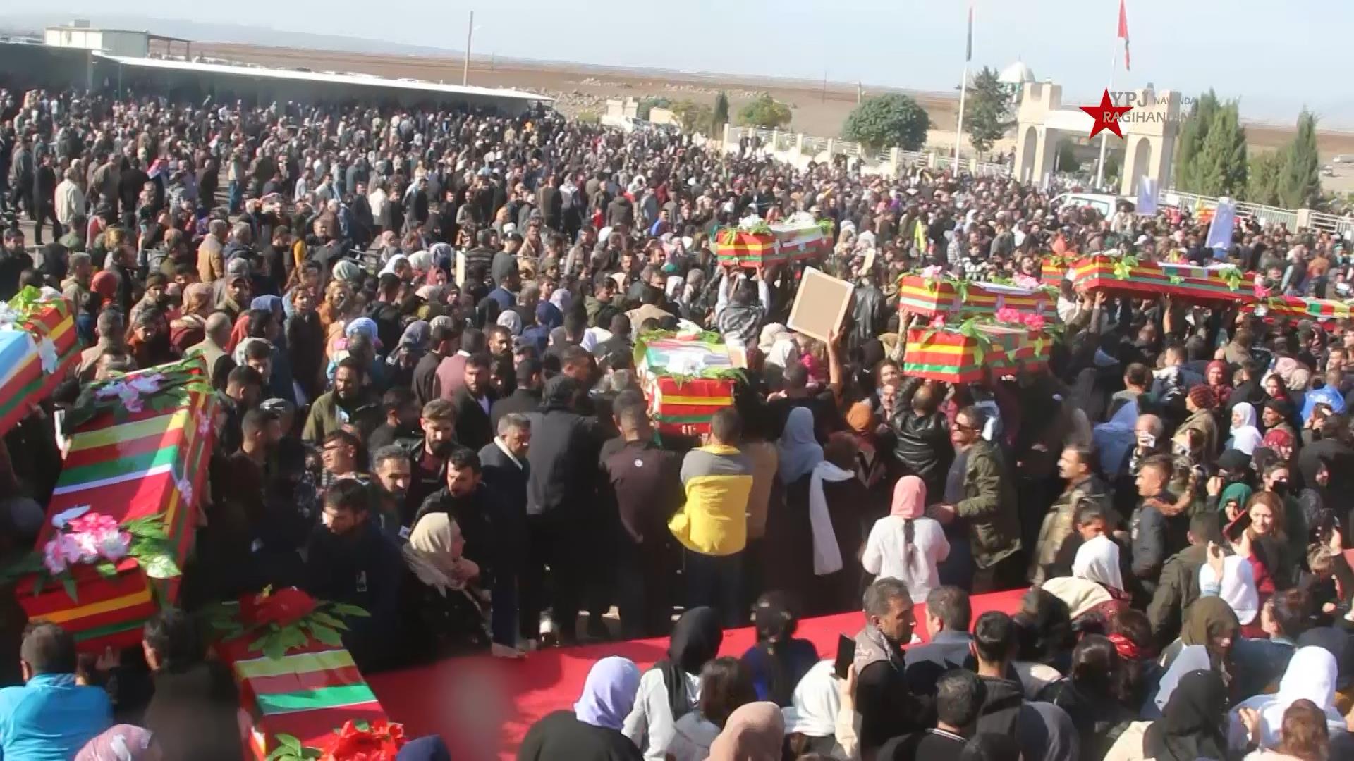 People of Derik bid farewell to their martyrs.