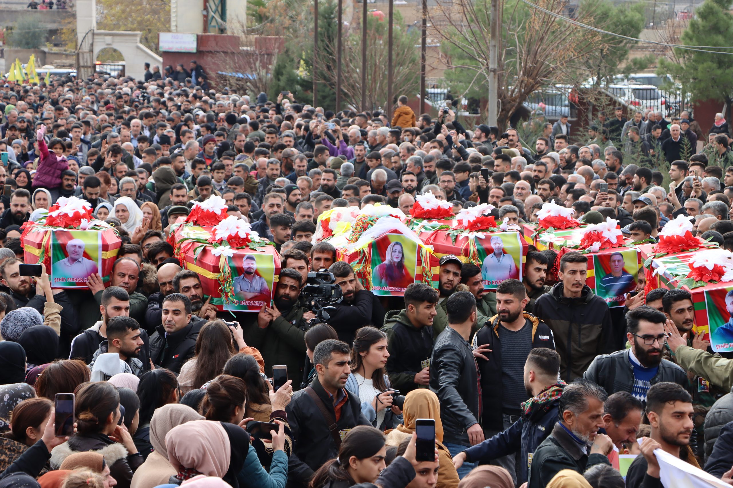 People in the city of Qamishlo mourn six martyrs of their righteous sons at the shrine of the martyr Dalil Sarukhan.