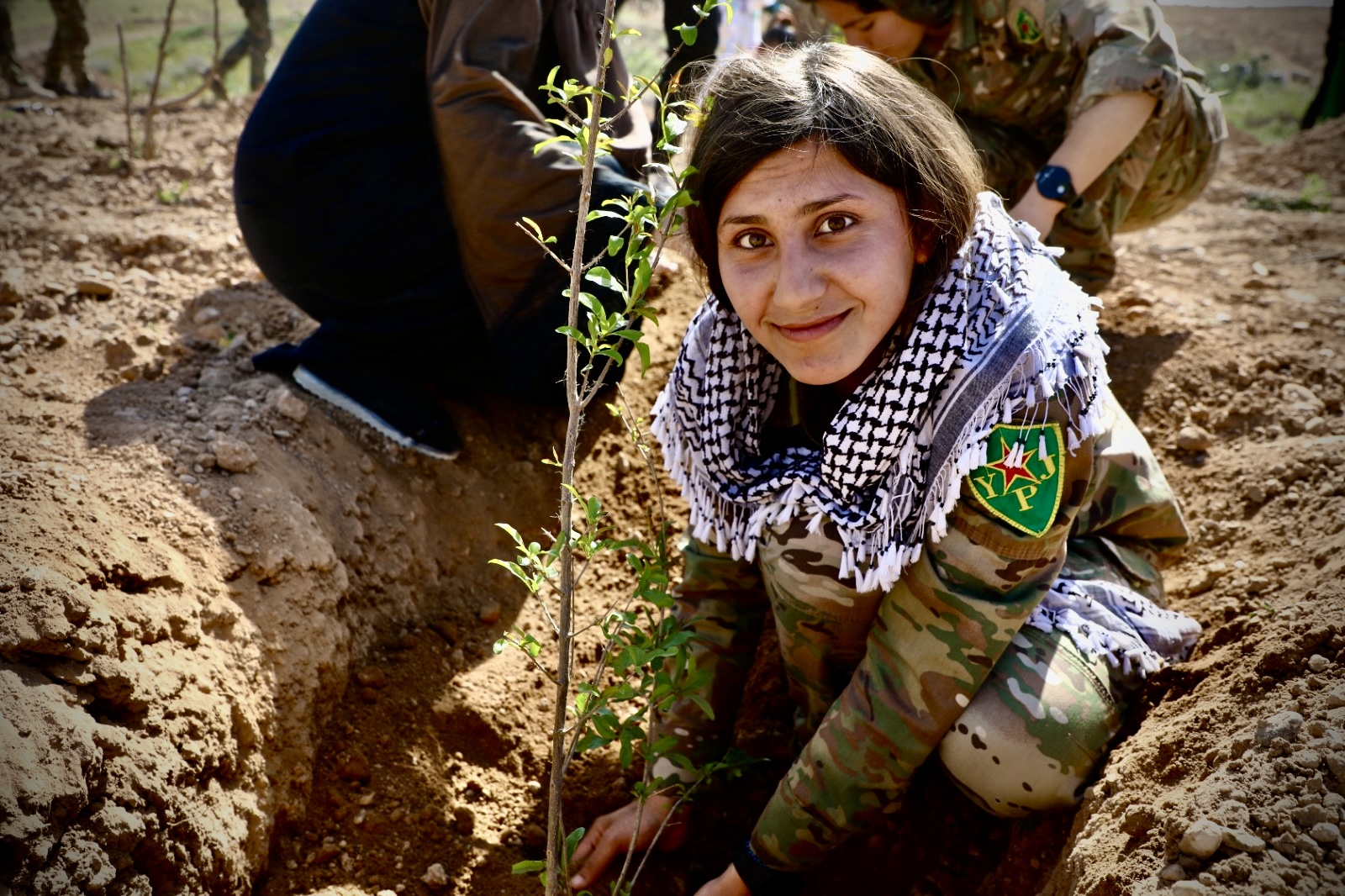 Fighters celebrate the 4th of April in the Euphrates region.