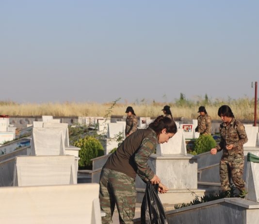 The Women’s Protection Units (YPJ) launched a cleanup campaign at Martyr Xebat Cemetery in the city of Dêrik.