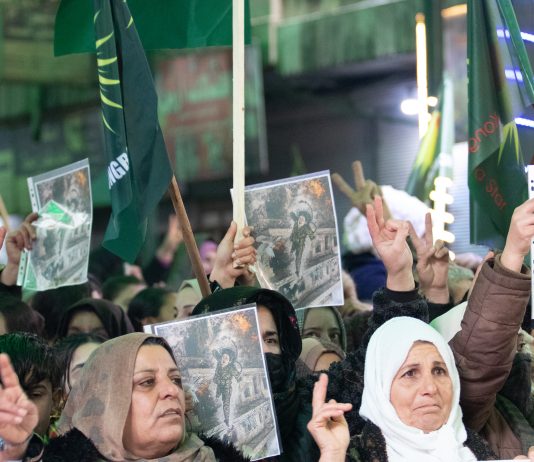 Xelkê Kobanê Li Dijî Êrîşên Şêx Meqsûd Û Eşrefiyê Bi Girseyî Herikîn Qadan Û Banga Edaletê Kirin