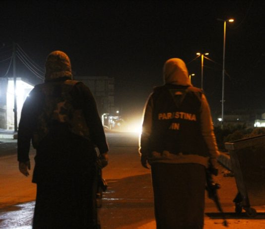 Jinên Kurd û Ereb bi hev re axa xwe diparêzin