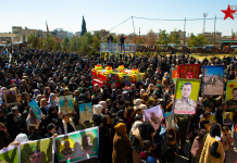 Şêniyên Qamîşlo cenazeyê heft şehîdên azadiyê bi merasîmekê oxir kirin