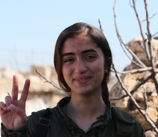 Ji Qadên Tekoşinê Silavên 8ê Adarê Ber Bi Tevahi Jinên Cihanê Re