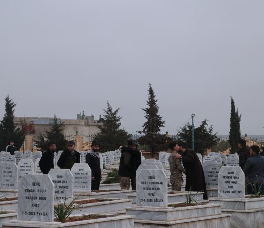 Gelê Rojava serdana pakrewangehên Şehîdan kirin