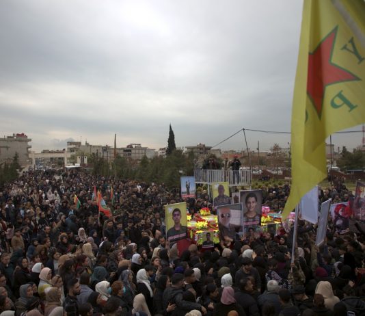 Li Qamişloyê merasîma 13 şehîdan hat dayîn