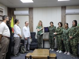 Şandeyek Ji Aktivîstên Alman Serdana YPJ’ê Kirin.
