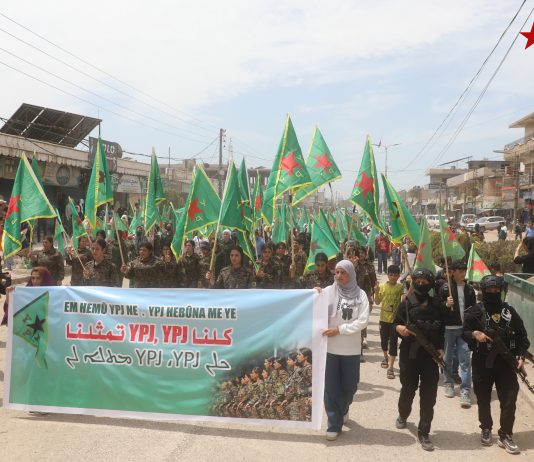 Bi sedan şêniyên Girkê Legê daxwaza naskirina YPJ’ê wekî hêzeke leşkerî ya fermî dikin