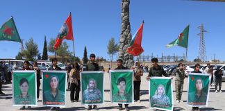 Li kobaniyê merasîma oxirkirina 3 lehengan li Goristana Şehîd Dicle hat oxirkirin.