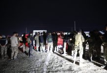 Yekîneyên Parastina Jinê û Lîwaya Hesekê piştî barîna barana zêde û lehiyê li Kampa Waşokani alîkariya penaberên Serê Kaniyê dikin